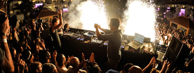 Podemos disfrutar online Richie Hawtin vs Luciano Hoy !!