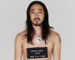 Fail De Steve Aoki Al Lanzarse Al Público