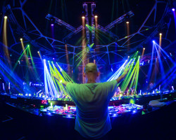 Moby también produce EDM