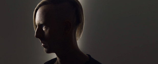 Richie Hawtin Ataca A Una Fan Durante El Time Warp