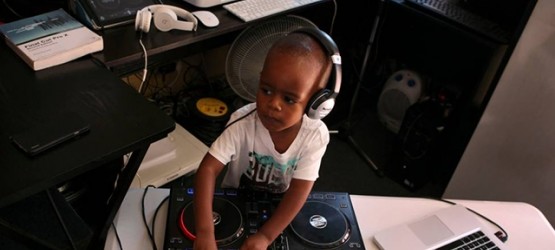 ORATILWE HLONGWANE, EL DJ DE 2 AÑOS CAUSA SENSACIÓN EN EL MUNDO