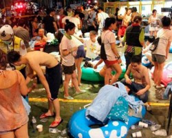 MÁS DE 500 HERIDOS Y UN FALLECIDO EN EL FESTIVAL COLOR DAY ASIA