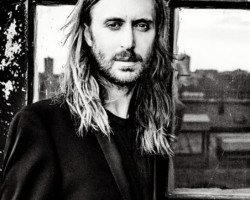 DAVID GUETTA INGRESA AL EXCLUSIVO CLUB DE LOS “DOS MIL MILLONES”